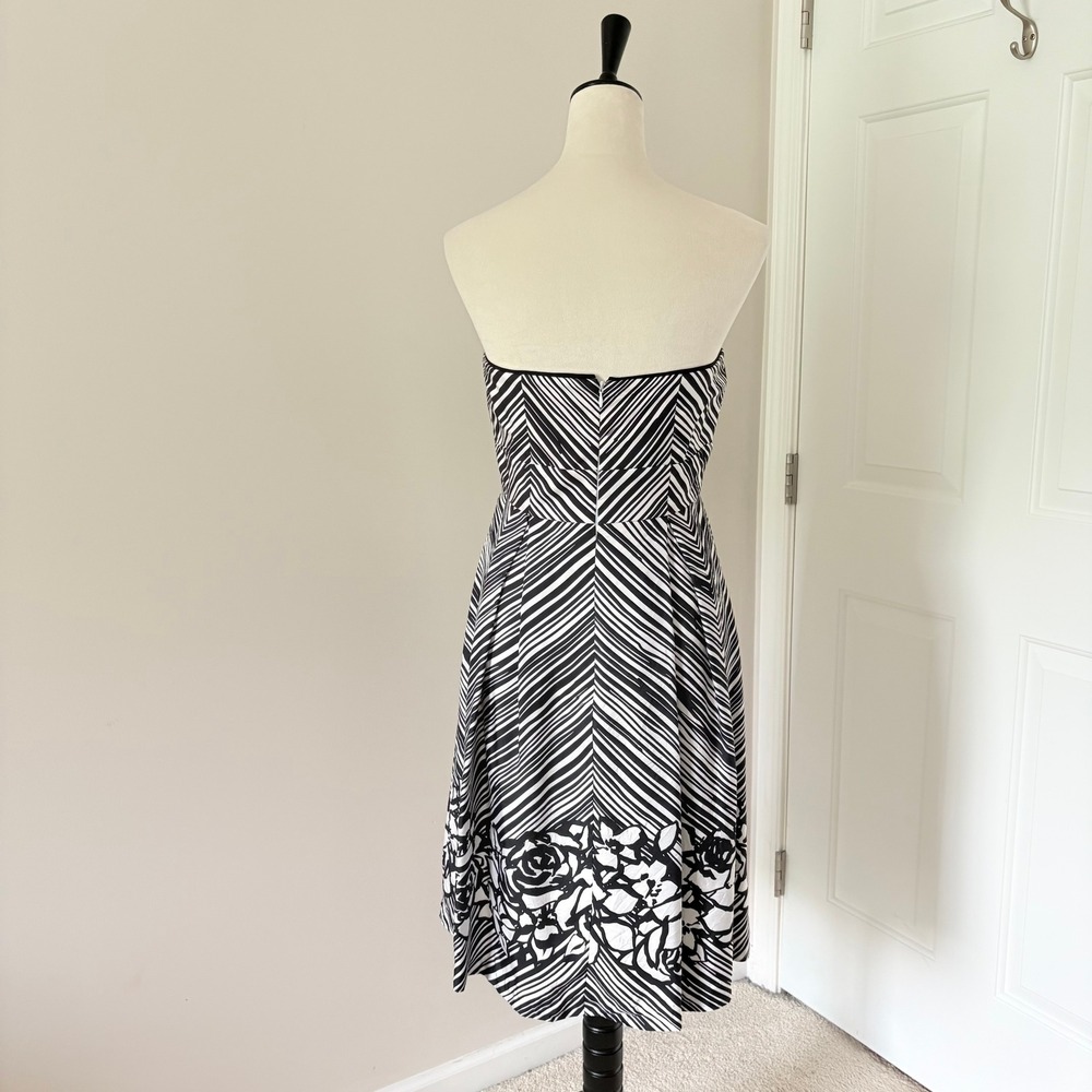 White House Black Market Dress 12 Black White Silk Strapless Chevron Flare - Picture 3 of 11